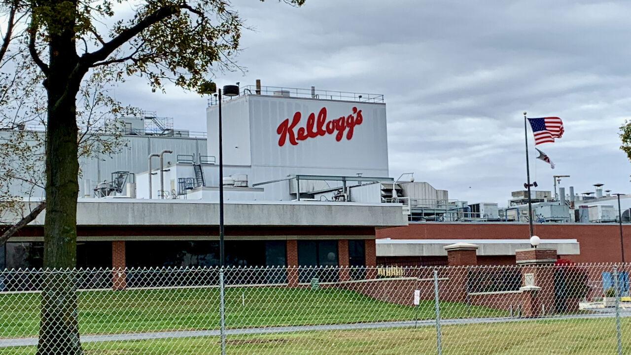 Kellogg moves to hire permanent replacement workers; Omaha court hearing delayed